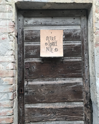 Weinberge von Oltretorrente im Piemonte während unserer zweiten Weinreise mit Land Rover Paul